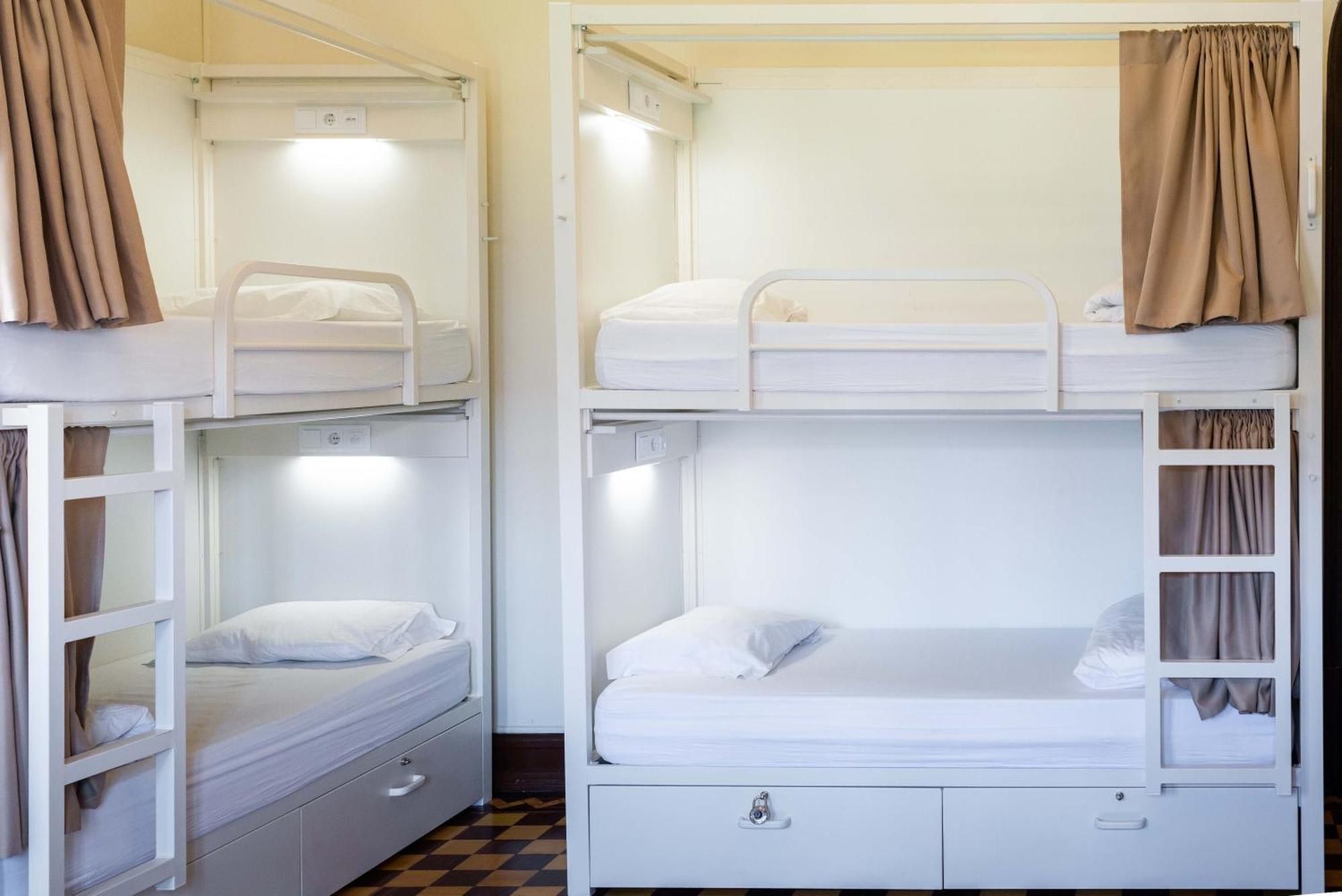 Hostal Sant Jordi *