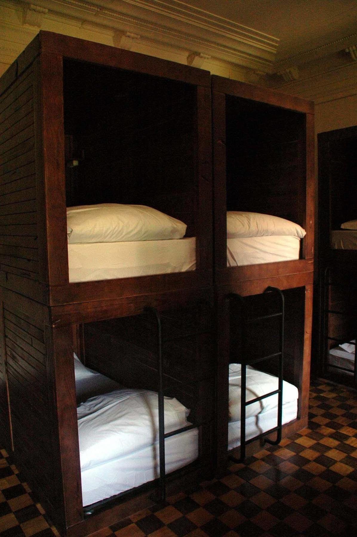 Hostal Sant Jordi *