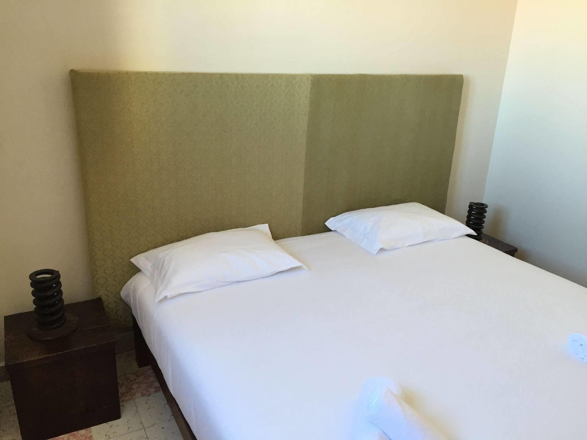 Hostal Sant Jordi *